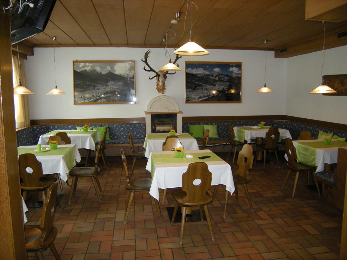 Sporthotel Enrosadira Campitello di Fassa Exterior photo